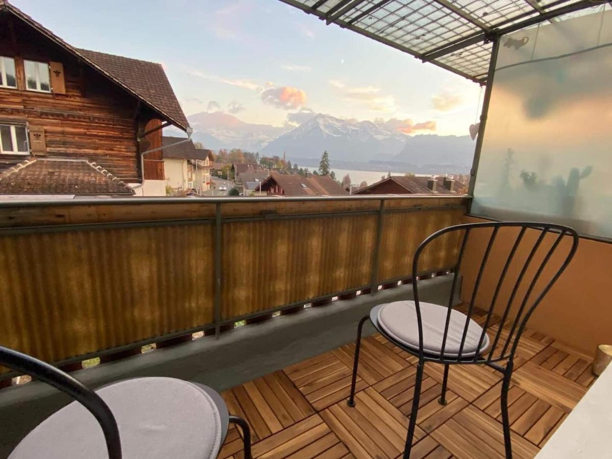 Schoene Ferienwohnung Mit Seeblick Thun Exterior photo