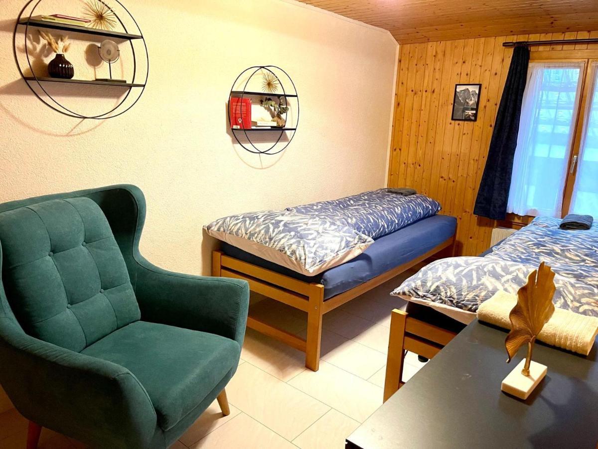 Schoene Ferienwohnung Mit Seeblick Thun Exterior photo
